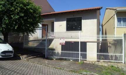 Casa para Venda em Volta Redonda / RJ no bairro Village Santa Helena