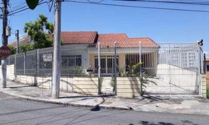 Casa para Venda em Volta Redonda / RJ no bairro Jardim Amália