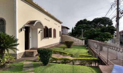 Casa para Venda em Volta Redonda / RJ no bairro Laranjal