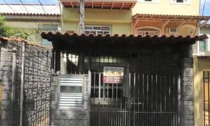 Casa para Venda em Volta Redonda / RJ no bairro Aterrado