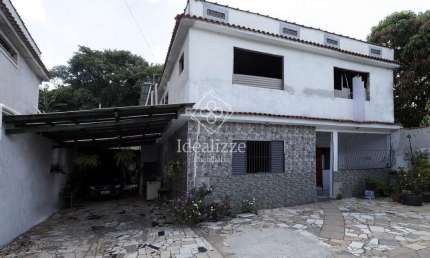Casa para Venda em Volta Redonda / RJ no bairro Três Poços