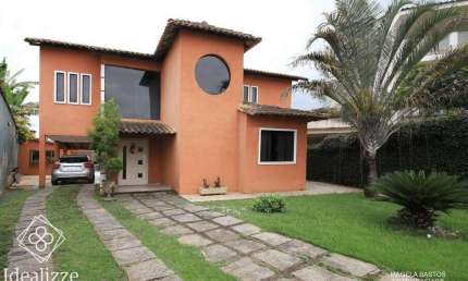 Casa para Venda em Barra Mansa / RJ no bairro Santa Rosa