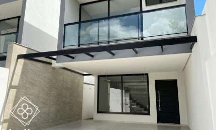 Casa para Venda em Volta Redonda / RJ no bairro Jardim Provence
