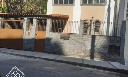 Casa para Venda em Volta Redonda / RJ no bairro Vila Americana