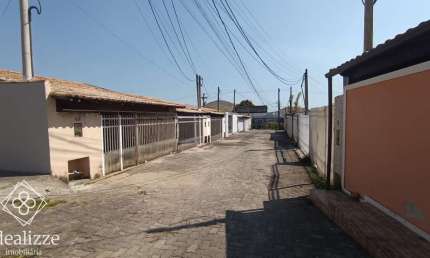 Casa para Venda em Barra Mansa / RJ no bairro Santa Rita (Dutra)