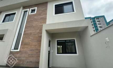 Casa para Venda em Volta Redonda / RJ no bairro Água Limpa