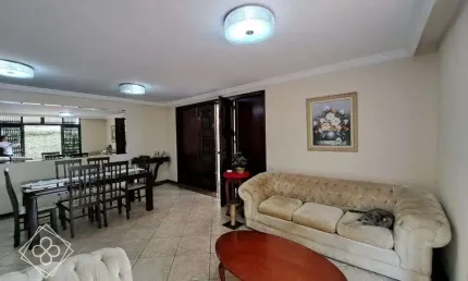 Casa para Venda em Volta Redonda / RJ no bairro Vila Santa Cecília