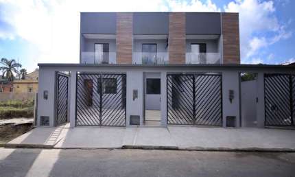 Casa para Venda em Volta Redonda / RJ no bairro Roma