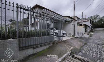 Casa para Venda em Volta Redonda / RJ no bairro Retiro