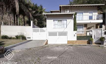 Casa para Venda em Barra Mansa / RJ no bairro Verbo Divino