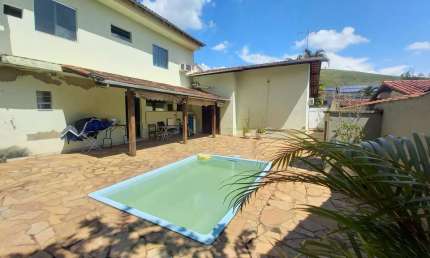 Casa de 4 quartos em Volta Redonda / RJ no bairro Vale da Colina