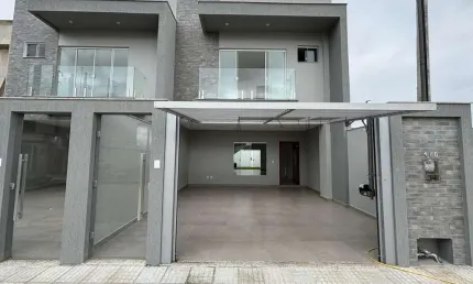 Casa duplex de alto padrão com 3 quartos, 173m² e área gourmet no Bougainville – Volta Redonda/RJ
