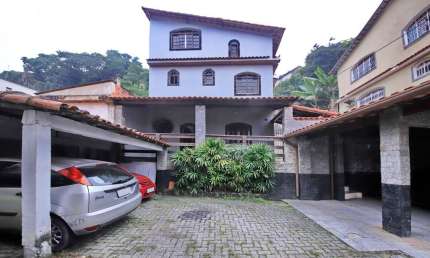 Casa com 5 quartos à venda no Retiro, Volta Redonda 