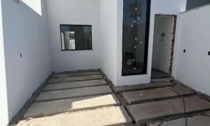 Casa linear nova com suíte, pé direito alto, quintal e churrasqueira - Arvoredo em Pinheiral