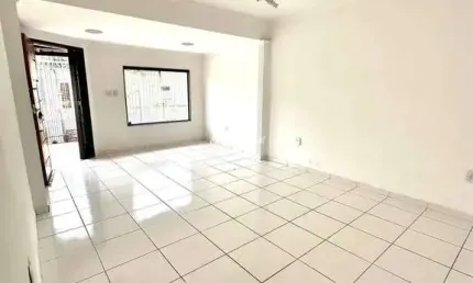 Casa linear com Edícula - bairro Parque das Ilhas - Volta Redonda / RJ