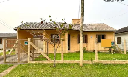 Casa semi mobiliada com piscina no bairro São Jorge