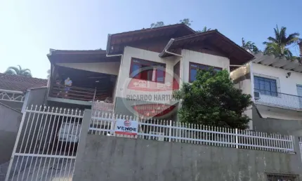 Casa com 11 quartos à venda no Garcia, Blumenau  por R$ 550.000