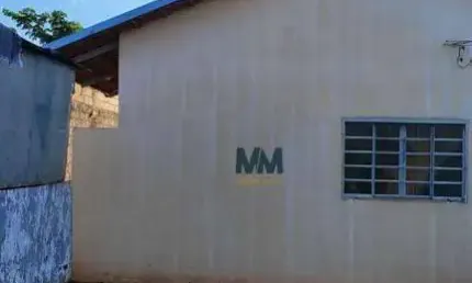 VENDE-SE EXCELENTE CASA LOCALIZADA NO BAIRRO AROEIRA