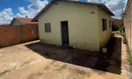Casa com 2 quartos à venda na Rua Oneida Maria de Carvalho, Parque dos Girassóis IV, Uberaba, 80 m2 por R$ 140.000