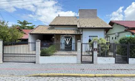 Casa com 4 quartos à venda na Rua Diamantino, Zimbros, Bombinhas