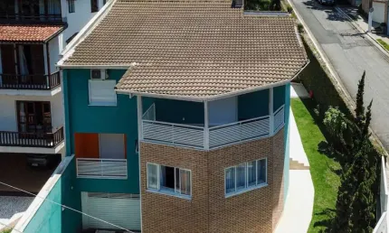 Casa em condomínio para venda em Vila Irmãos Arnoni com 5 quartos, sendo 4 suítes, 370m²