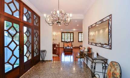 Casa tipo para venda com 4 quartos, sendo 2 suítes, 488m²