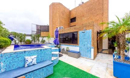 Cobertura para venda com 3 quartos, sendo 1 suíte, 195m²