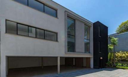 Casa em condomínio para venda com 4 quartos, sendo 4 suítes, 712m²