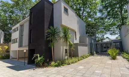 Casa em condomínio para venda em Jardim Cordeiro com 4 quartos, sendo 4 suítes, 719m²