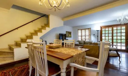 Sobrado para venda em Jardim das Vertentes com 4 quartos, sendo 4 suítes, 199m²