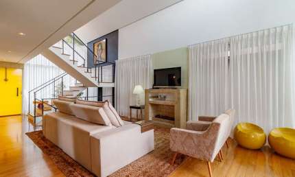 Casa em condomínio para venda com 3 quartos, sendo 3 suítes, 268m²