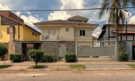 Sobrado para venda com 4 quartos, sendo 2 suítes, 360m²