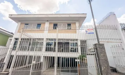 Sobrado para venda em Parque São Domingos com 4 quartos, sendo 1 suíte, 200m²