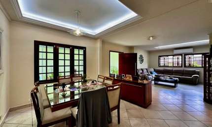Sobrado para venda e locação com 3 quartos, sendo 3 suítes, 219m²