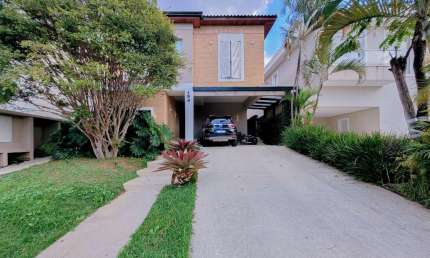Casa em condomínio para venda com 4 quartos, sendo 4 suítes, 360m²