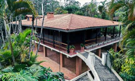 Casa no condomínio JARDIM COLIBRI para venda com 4 quartos, sendo 2 suítes, 464m²