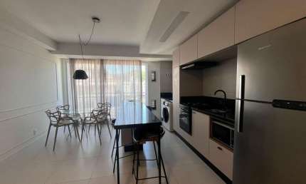 Apartamento para Venda em Florianópolis, Jurerê, 2 dormitórios, 2 suítes, 3 banheiros, 1 vaga