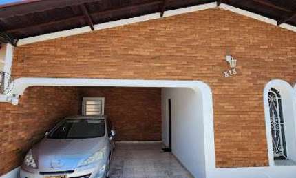 Casa com 3 dormitórios para alugar por R$ 2.847,00/mês - Jardim Carlos Lourenço - Campinas/SP