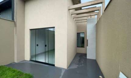 Casa à venda com espaço amplo, 2 quartos e 2 banheiros em Rio Verde -GO