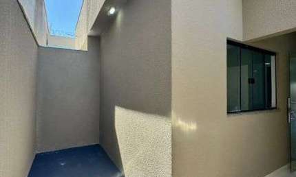 Casa aconchegante, com cômodos planejados, 3 quartos e garagem ampla à venda em Rio Verde - GO