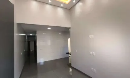 Casa à venda com acabamento impecável, espaço amplo e 3 quartos em Rio Verde - GO