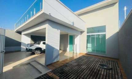 Casa à venda com vista para o lago, churrasqueira e armários embutidos em Rio Verde - GO