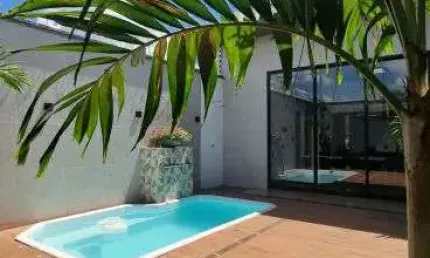 Casa a venda com piscina e 3 quartos sendo 2 suites em Residencial Canaã II - Rio Verde - GO