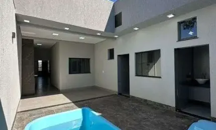 Casa para venda com 3 quartos sendo um suíte e piscina em Rio Verde Go