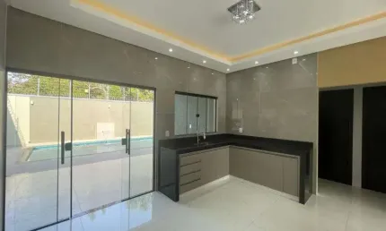 Casa à venda com piscina, churrasqueira e 3 quartos em Rio Verde - GO