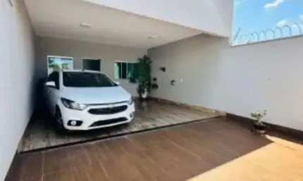 Casa à venda com armários embutidos, garagem ampla e 3 quartos em Rio Verde - GO