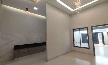 Casa à venda com closet e churrasqueira em Rio Verde - GO