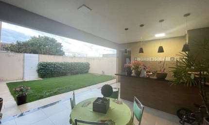 Casa à venda com 3 suítes sendo 2 com closet em Parque laranjeiras Rio Verde - GO