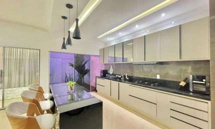 Casa à venda com churrasqueira, suíte com closet e armários no Solar dos Ataides em Rio Verde - GO