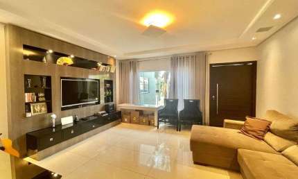 Casa para venda com 3 suítes lote 402 m2 com ponto comercial em Rio verde Go